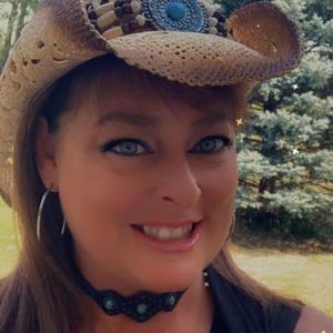 Meet your Posher, Lynette